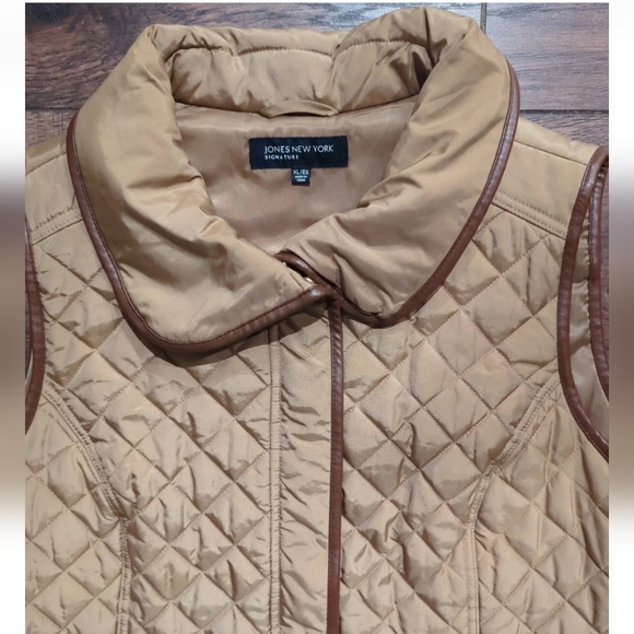Jones New York Signature Fall Camel Quilted Puffer Vest Size XL Button & Zip. - Picture 3 of 13